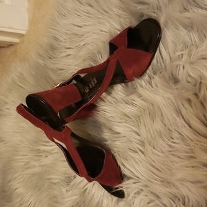Vintage maroon pumps